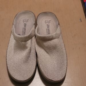 Arcopedico Cream Flats